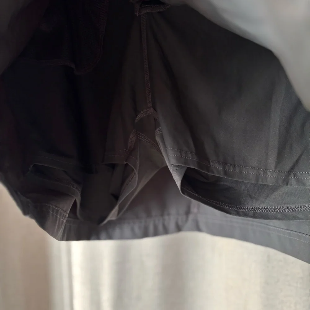 Eddie Bauer Women's Plus Size 18 Gray Skort with lining‎ and pockets. - Picture 3 of 7